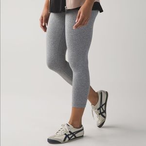 EUC lululemon wunder under crop heather size 6